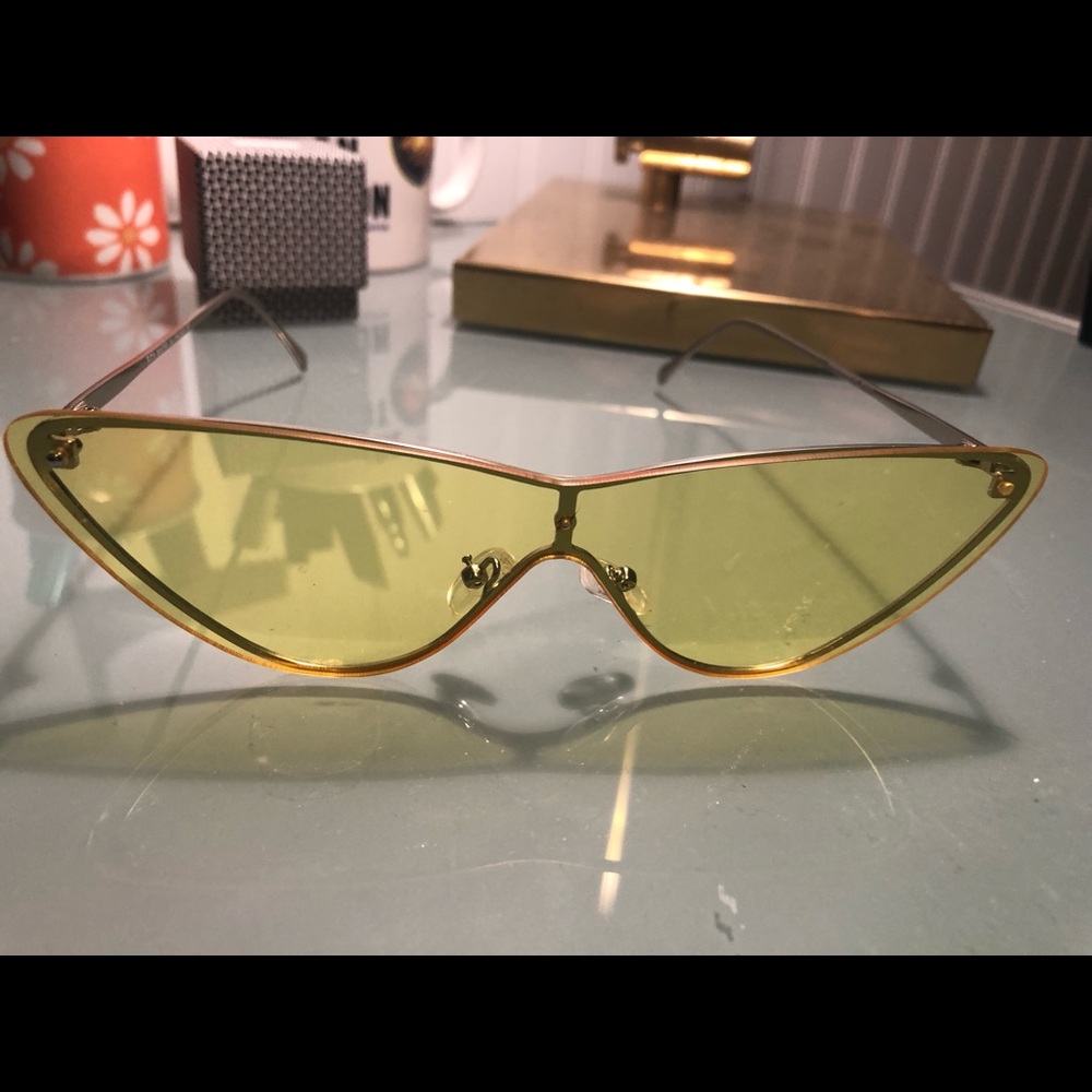 TOPSHOP Yellow sunglasses